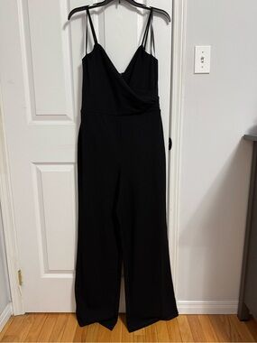 Sleeveless Black Wide-Leg Jumpsuit with Spaghetti Straps